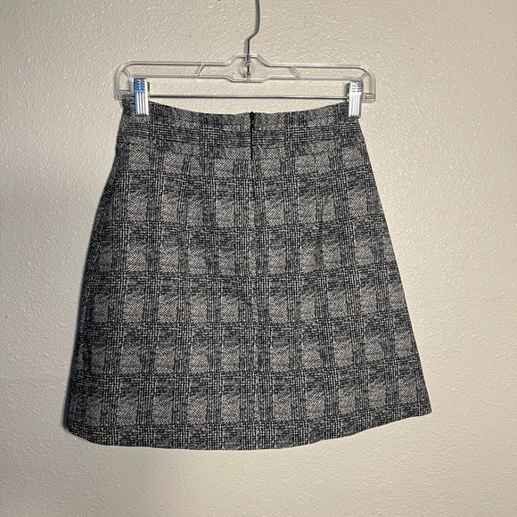 Zara basic plaid mini skirt - Picture 3 of 3